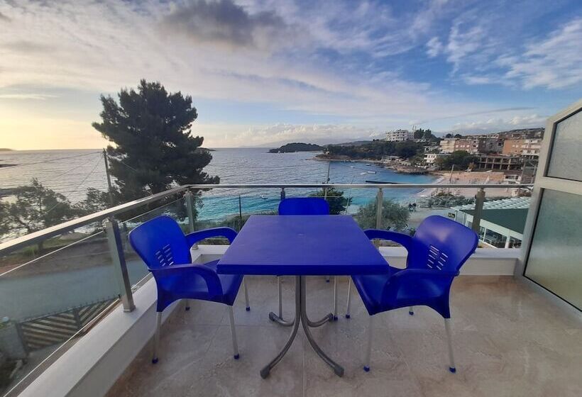 Отель Esmerald Ksamil