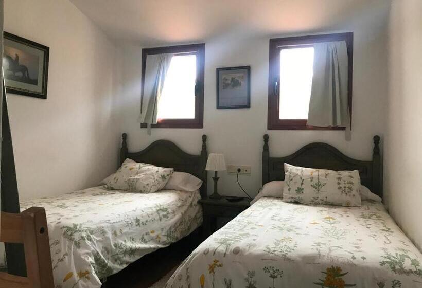 Пансион Entrerrobles