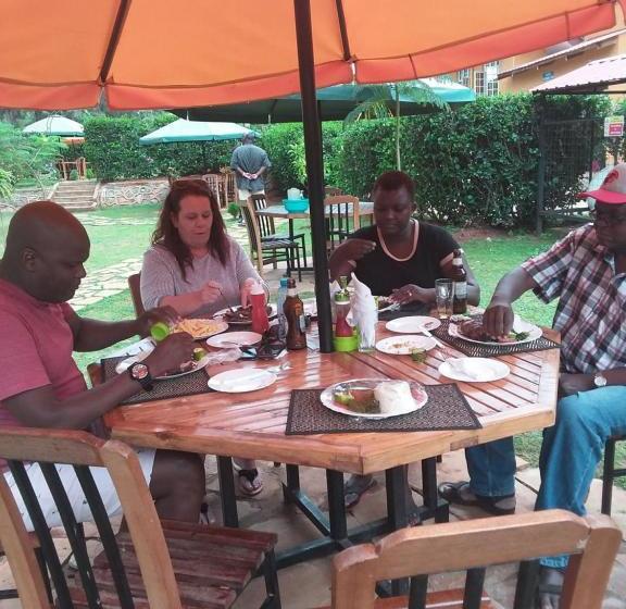 هتل Mayapple Airport View  Kisumu