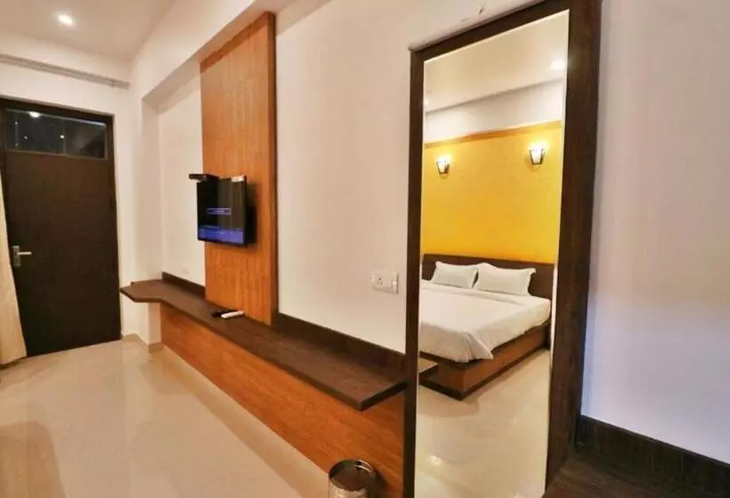 هتل Genx Crescent Lucknow