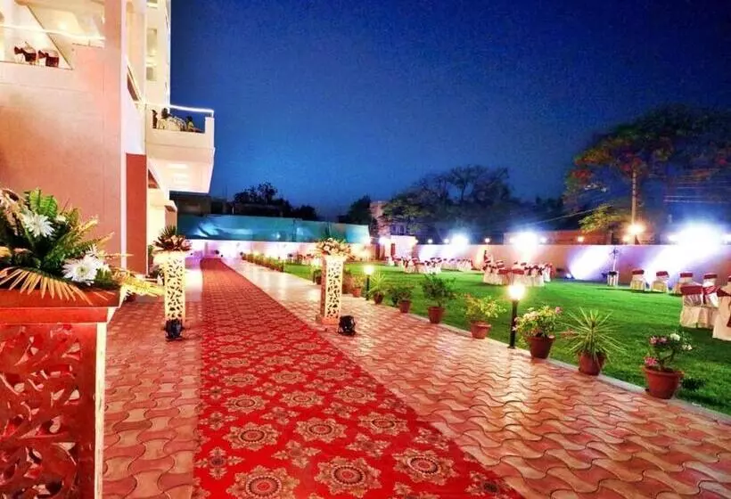 هتل Genx Crescent Lucknow