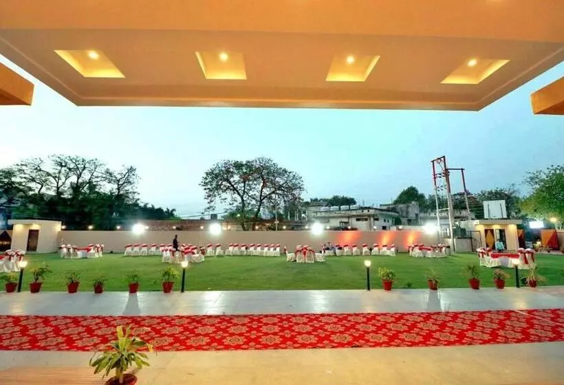 هتل Genx Crescent Lucknow