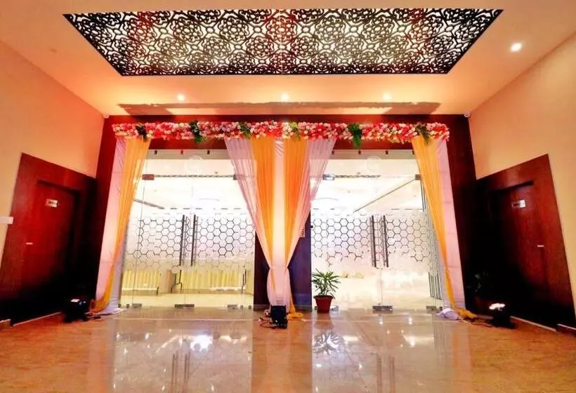 هتل Genx Crescent Lucknow