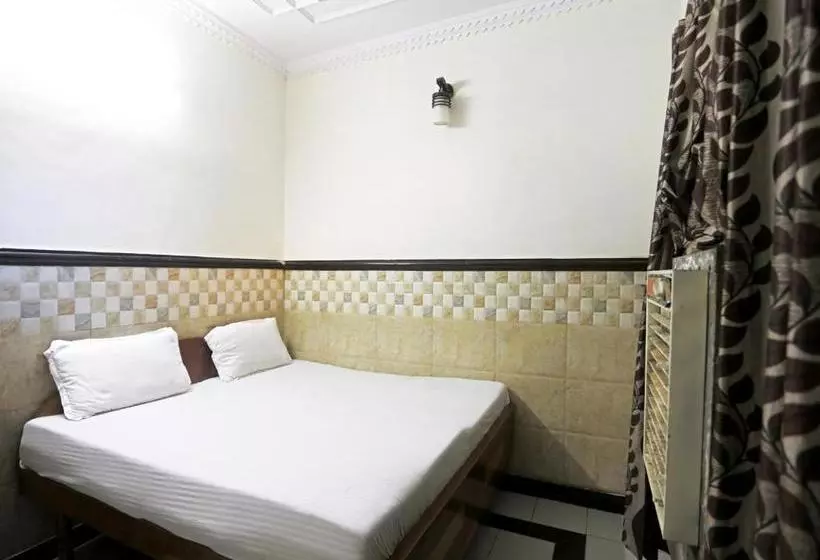 Hotelli Spot On 37452 Kataria Guest House