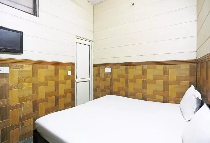 Hotelli Spot On 37452 Kataria Guest House
