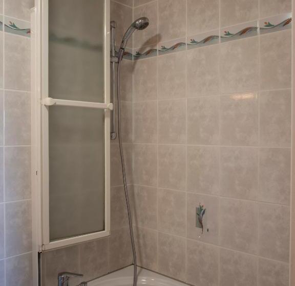 ホテル Hôtel Restaurant Au Coucou