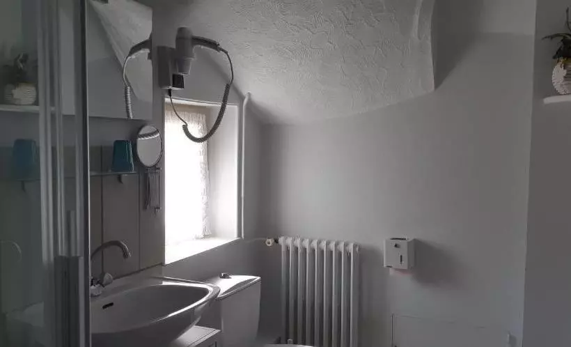 Hotelli Logis Hôtel Le Cor D Argent