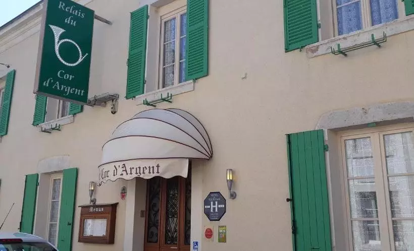 Hotelli Logis Hôtel Le Cor D Argent