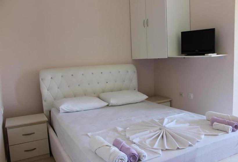 Oleva Studio S & Apartment