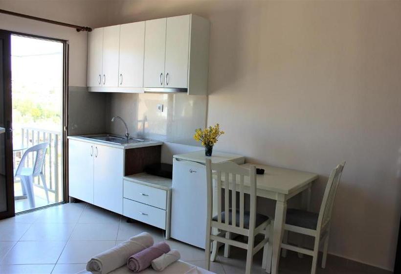 Oleva Studio S & Apartment