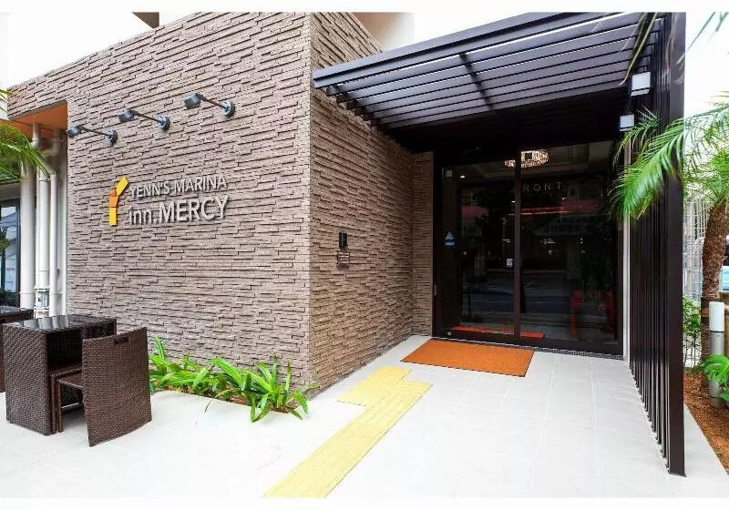 Hotelli Yenns Marina Inn Mercy