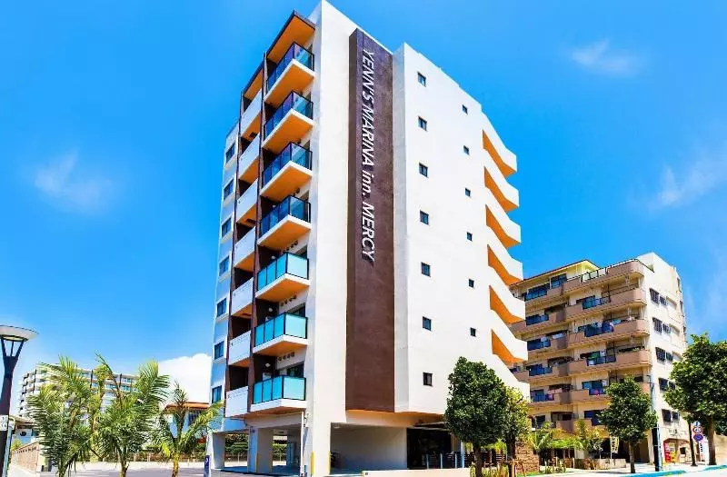 Hotelli Yenns Marina Inn Mercy