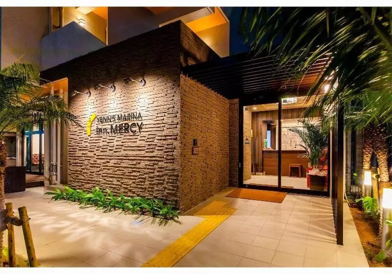 Hotelli Yenns Marina Inn Mercy