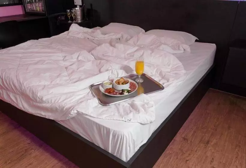 Tout Motel