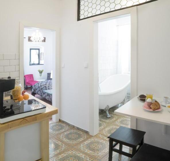 هاستل Boutique Apartments U Rolanda, Mikulášské Náměstí