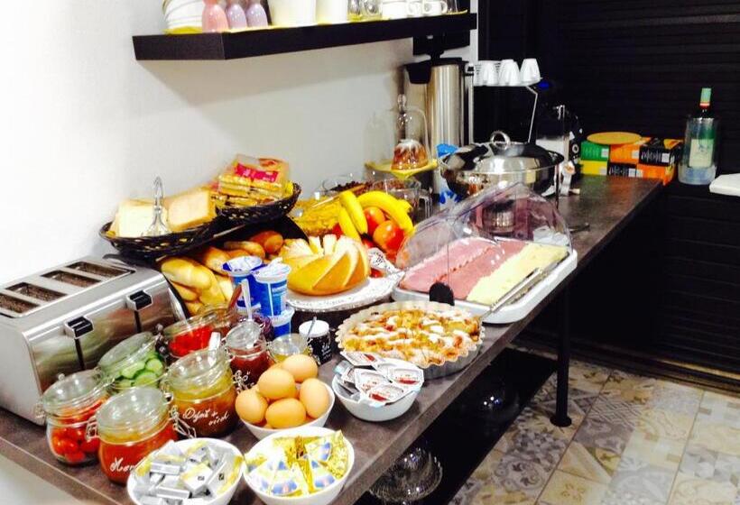 هاستل Boutique Apartments U Rolanda, Mikulášské Náměstí