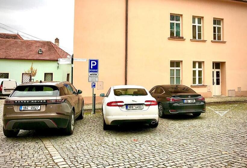 هاستل Boutique Apartments U Rolanda, Mikulášské Náměstí