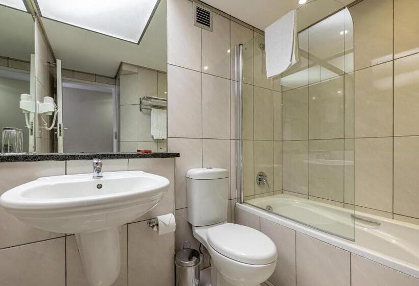 בית מלון כפרי African Sky Newcastle Inn