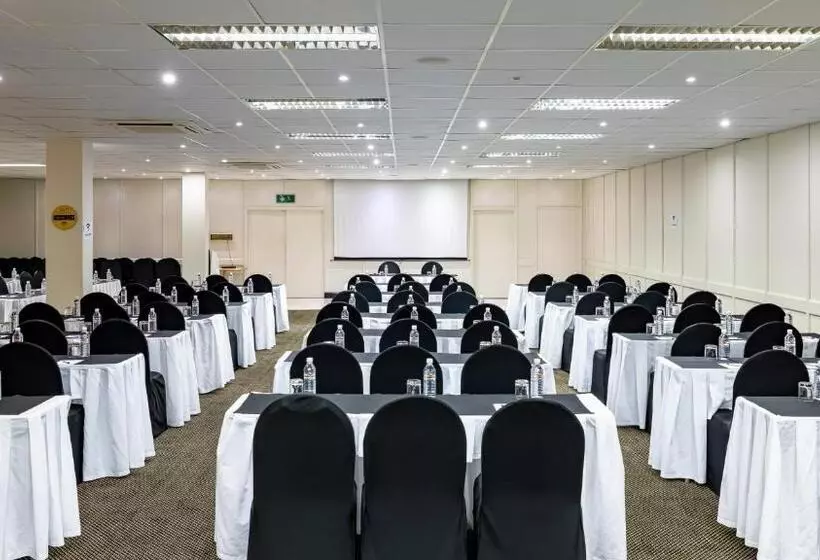 Hotelli African Sky Newcastle Inn