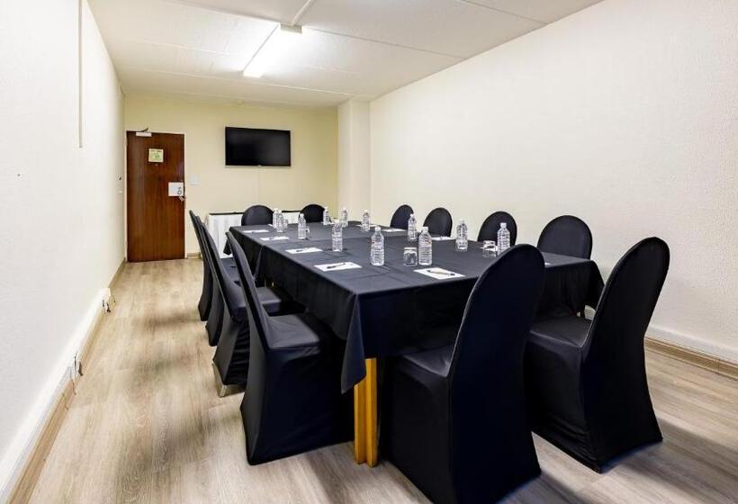 בית מלון כפרי African Sky Newcastle Inn