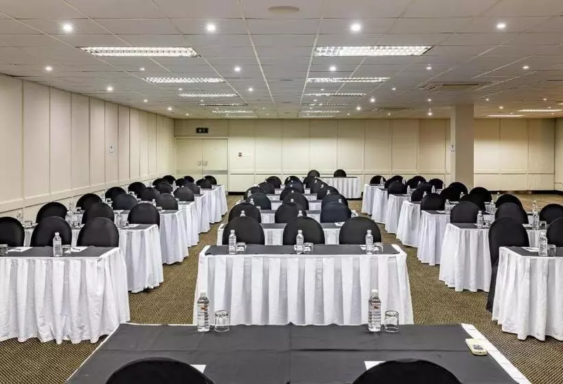 Hotelli African Sky Newcastle Inn