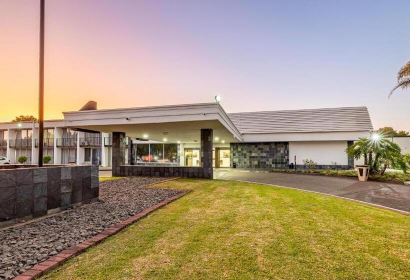 בית מלון כפרי African Sky Newcastle Inn