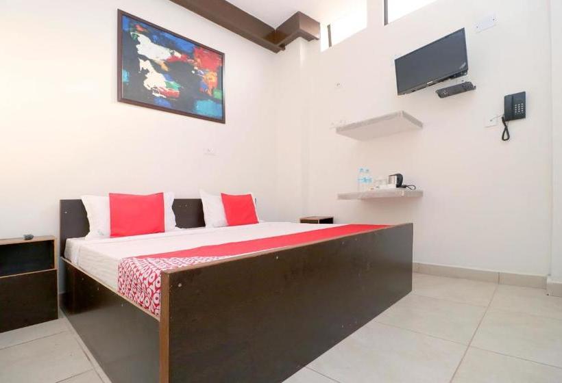 هتل Oyo 24903 Grand Trunk Inn