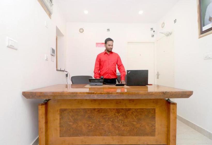 هتل Oyo 24903 Grand Trunk Inn