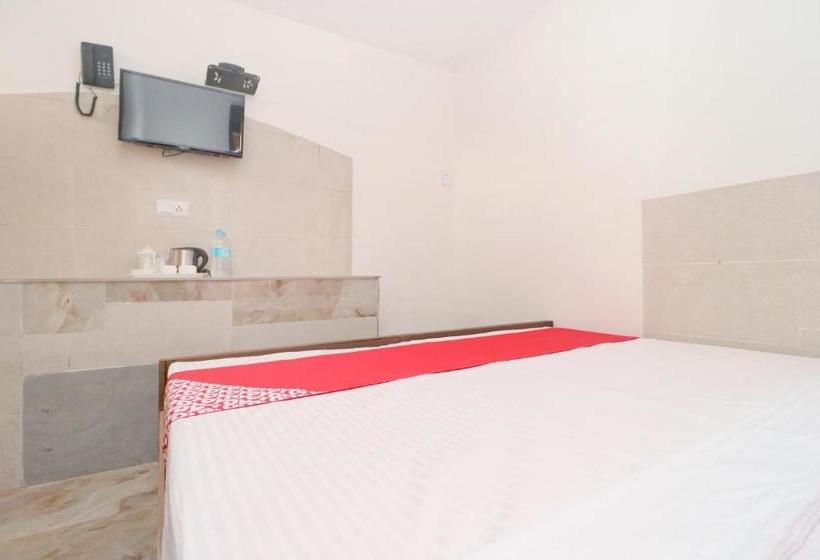 هتل Oyo 24903 Grand Trunk Inn