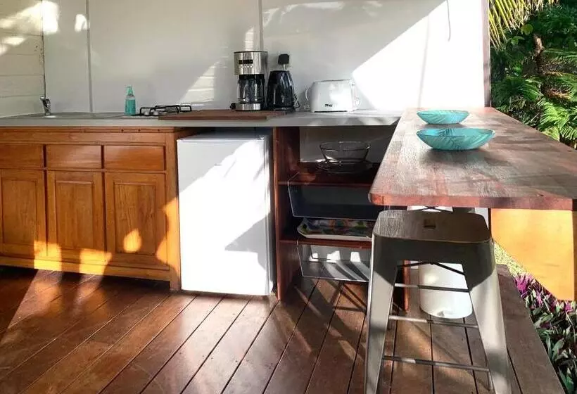 پانسیون Poé Côté Lagon