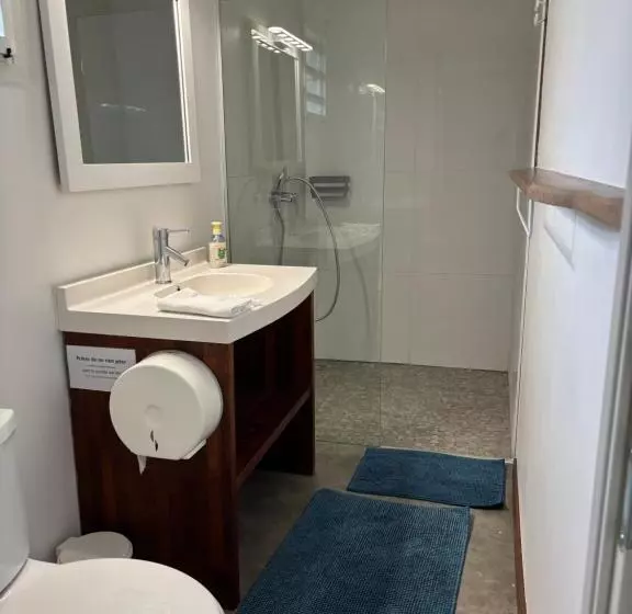 پانسیون Poé Côté Lagon