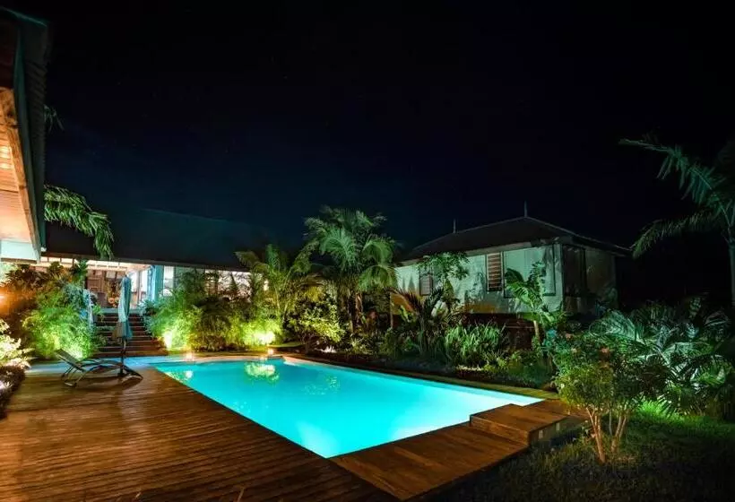 پانسیون Poé Côté Lagon