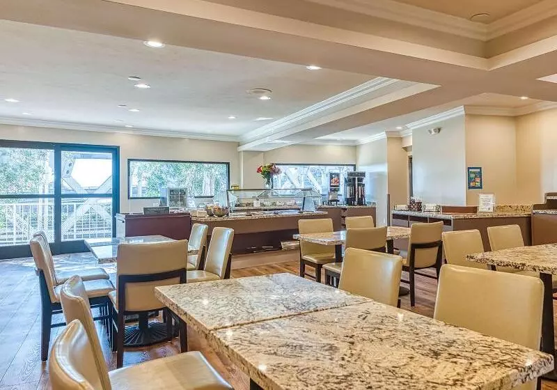 Amanzi Hotel, Ascend Hotel Collection