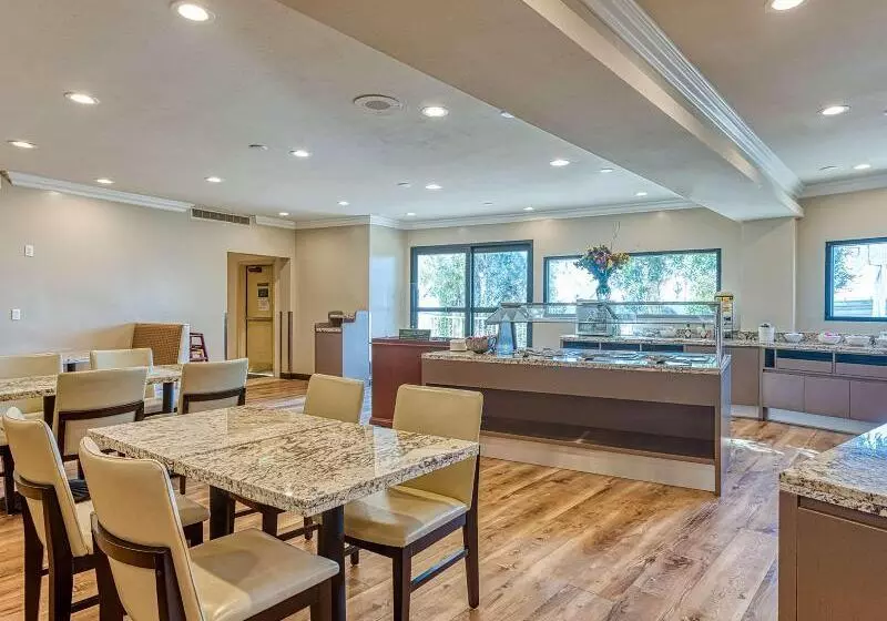 Amanzi Hotel, Ascend Hotel Collection