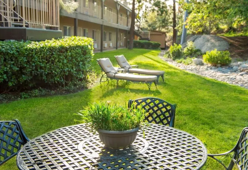 Отель Ayres Lodge Alpine