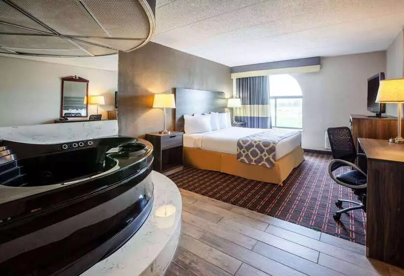 Отель Baymont By Wyndham Northwood