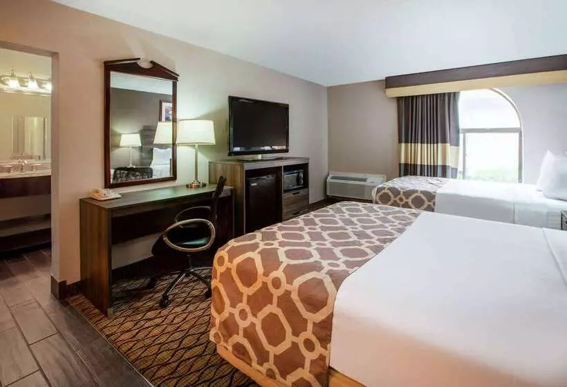 Отель Baymont By Wyndham Northwood