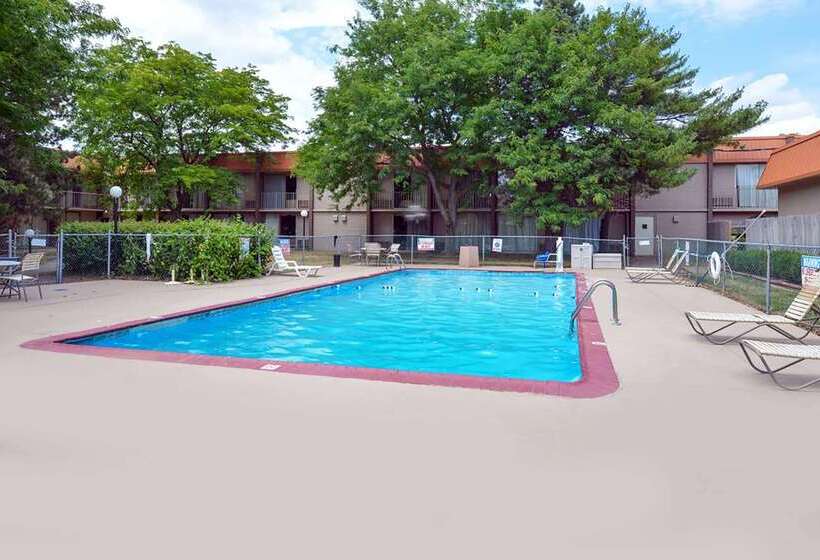 فندق Baymont By Wyndham Northwood