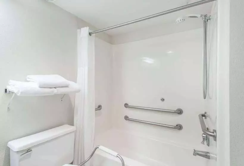 호텔 Baymont By Wyndham Osage Beach