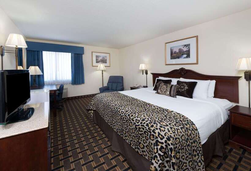 Hotel Baymont By Wyndham Osage Beach