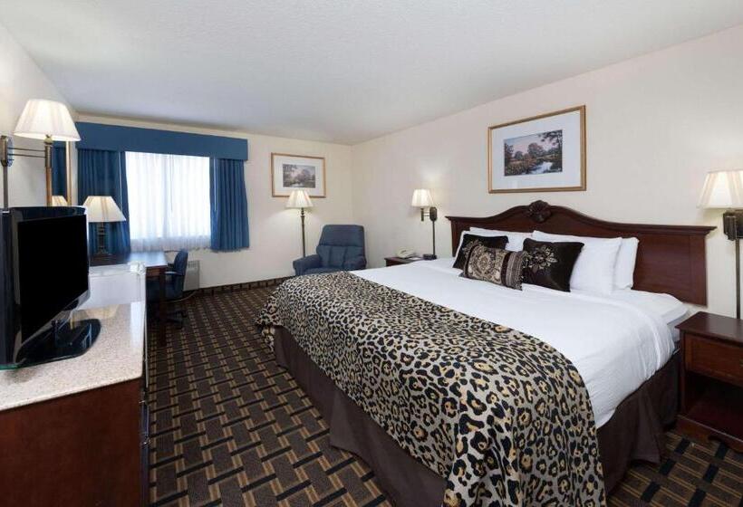 Hotel Baymont By Wyndham Osage Beach