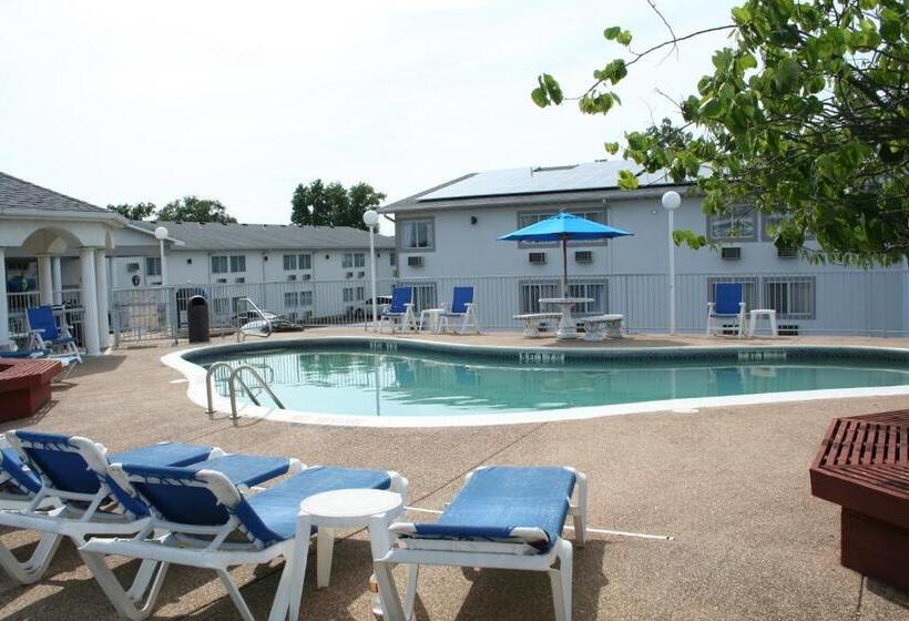 Hotel Baymont By Wyndham Osage Beach