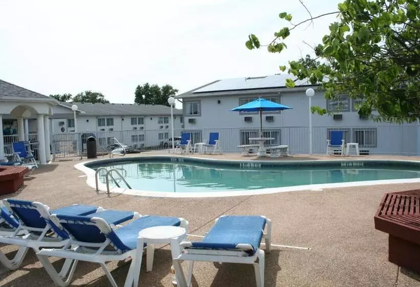 호텔 Baymont By Wyndham Osage Beach