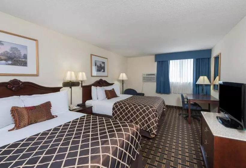 호텔 Baymont By Wyndham Osage Beach