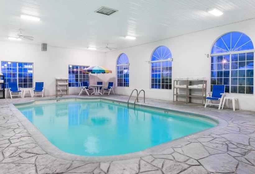 Hotel Baymont By Wyndham Osage Beach