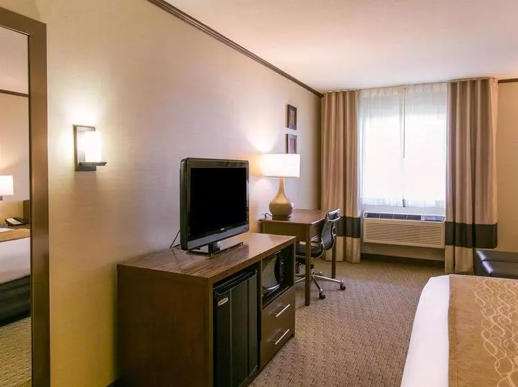 ホテル Comfort Inn Sedalia Station