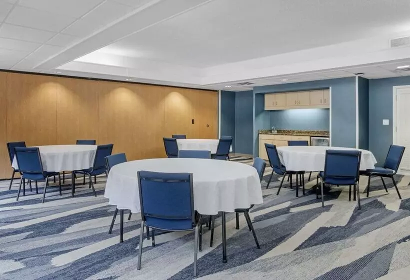 호텔 Comfort Suites Gastonia Charlotte