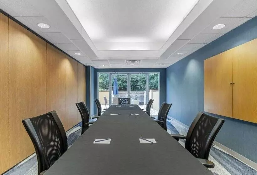 호텔 Comfort Suites Gastonia Charlotte