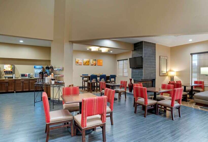 בית מלון כפרי Comfort Suites Hattiesburg