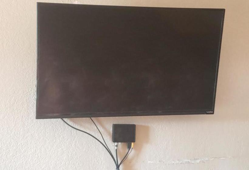 בית מלון כפרי Continental Inn